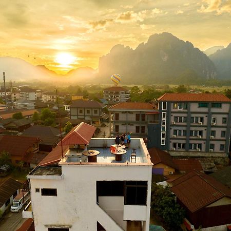 Easy Go Backpacker Hostel Vang Vieng Exterior photo