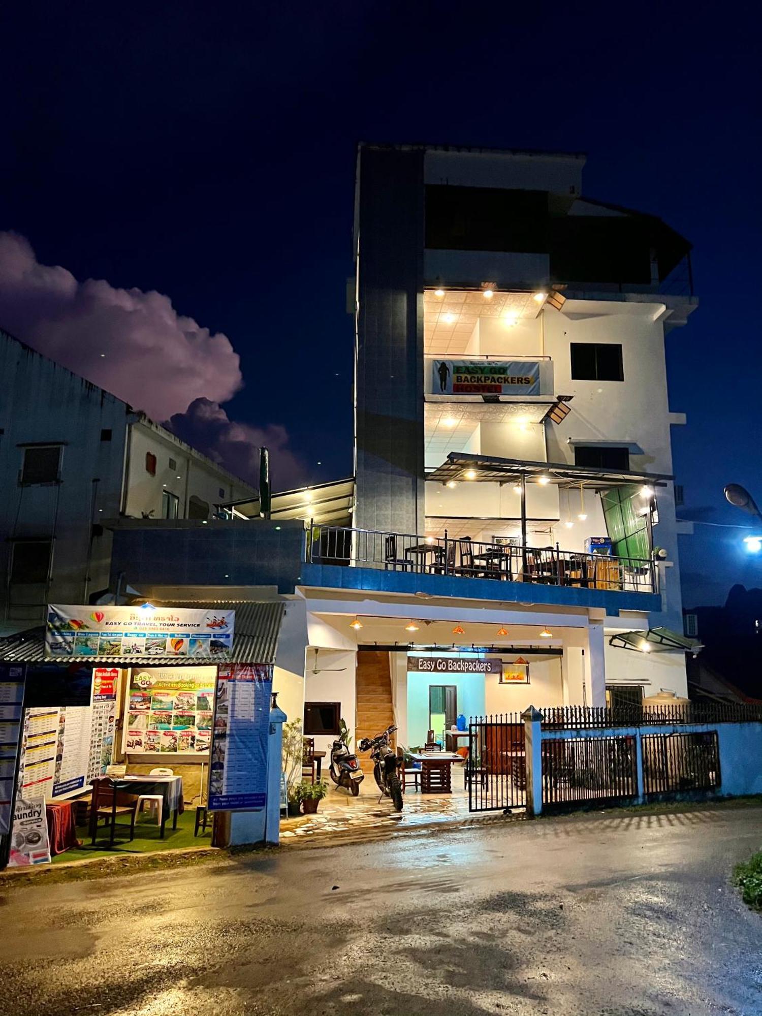 Easy Go Backpacker Hostel Vang Vieng Exterior photo
